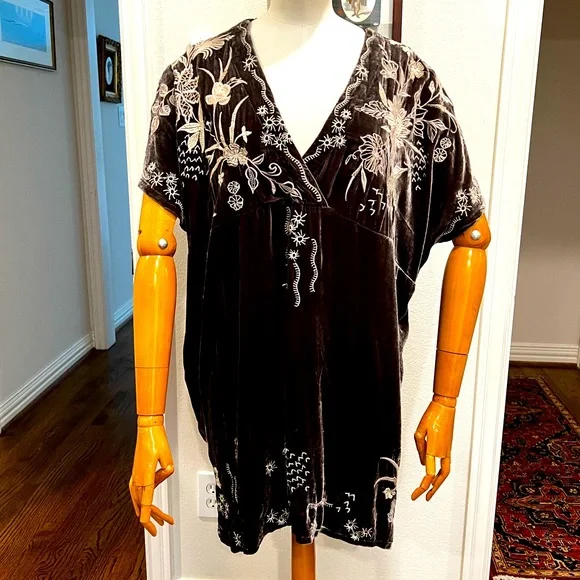 Johnny Was | Dresses | Nwt Johnny Was Velvet Dresss | Poshmark Johnny Was | Dresses | Nwt Johnny Was Velvet Dresss | Poshmark